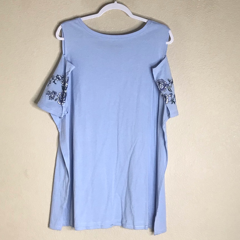 Cold-Shoulder Tee - Picture 3 of 6